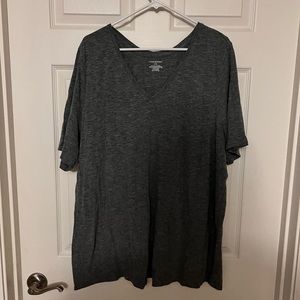 LANE BRYANT grey Vneck